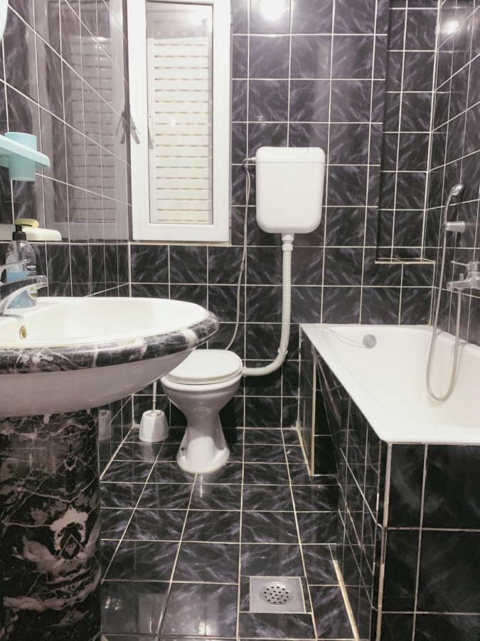 Hostel Holiday Cetinje Eksteriør bilde