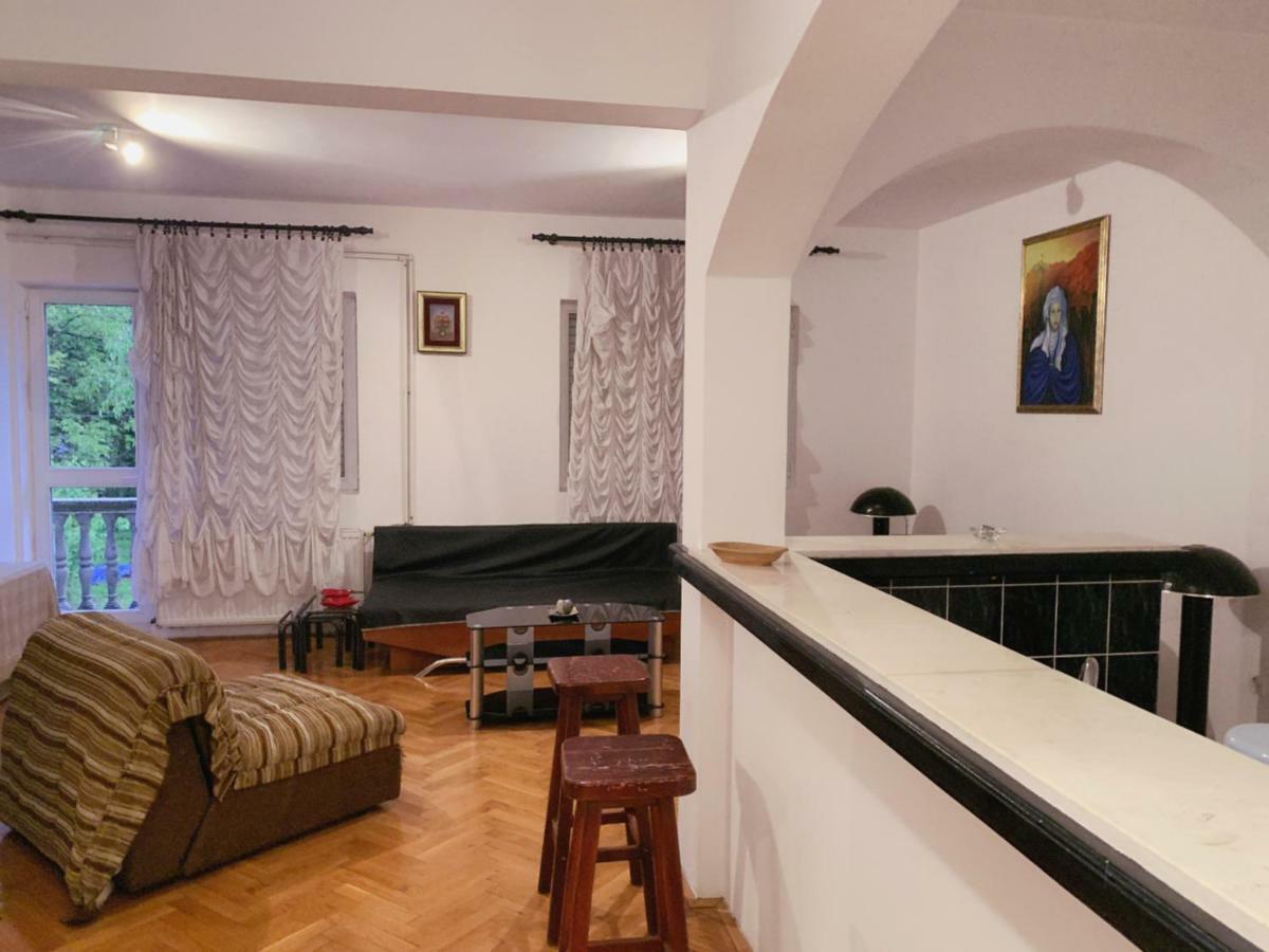 Hostel Holiday Cetinje Eksteriør bilde