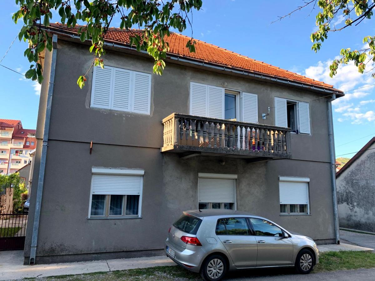 Hostel Holiday Cetinje Eksteriør bilde