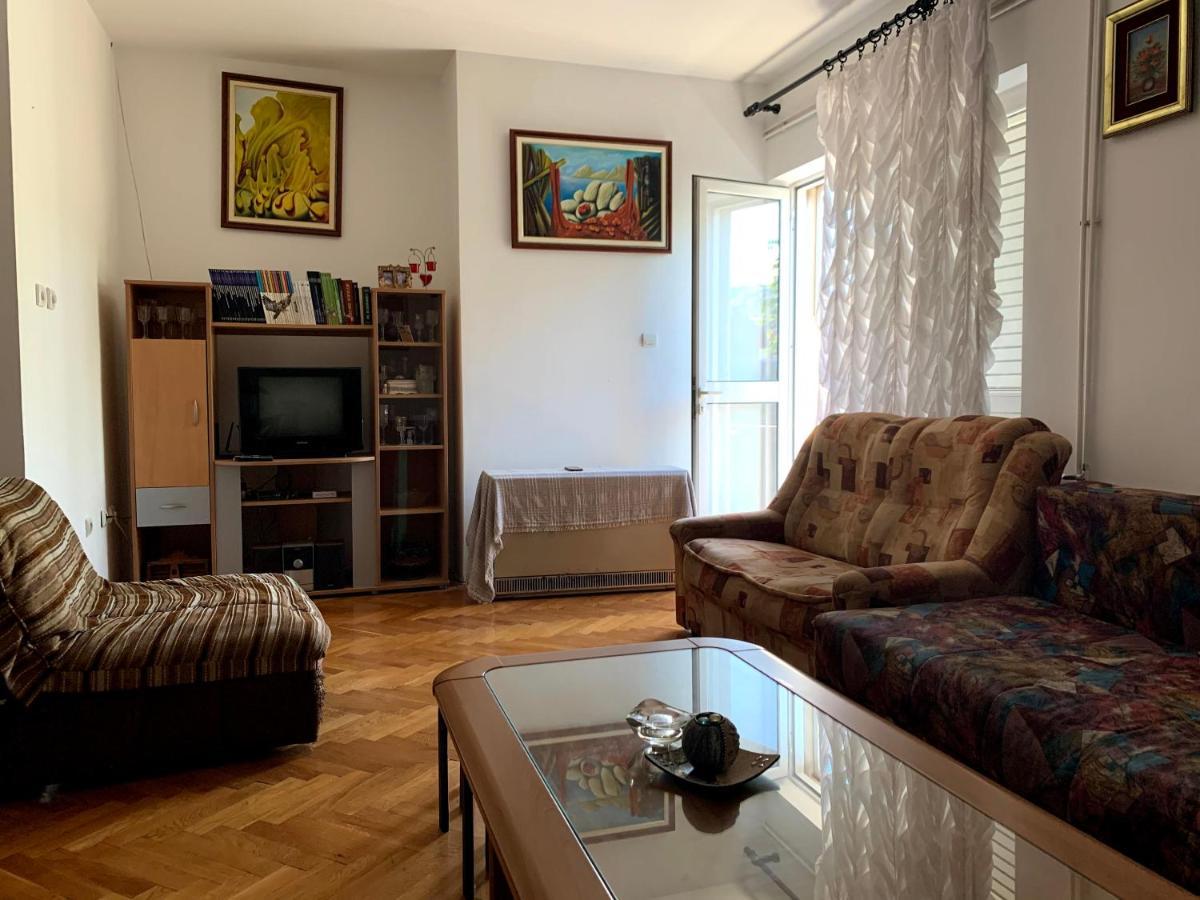Hostel Holiday Cetinje Eksteriør bilde