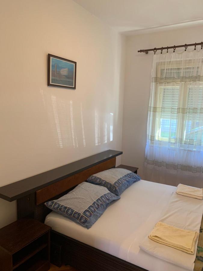 Hostel Holiday Cetinje Eksteriør bilde