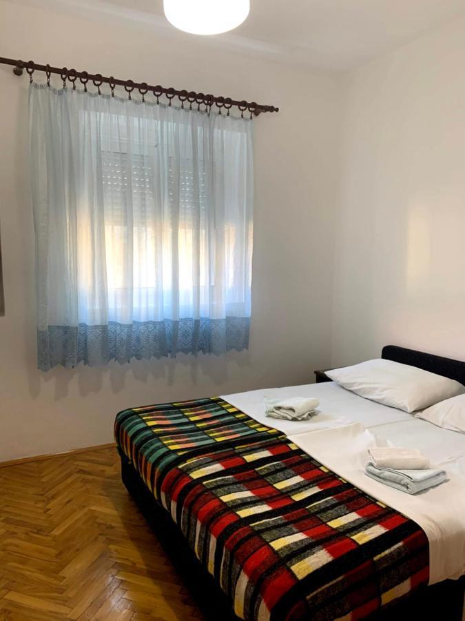 Hostel Holiday Cetinje Eksteriør bilde