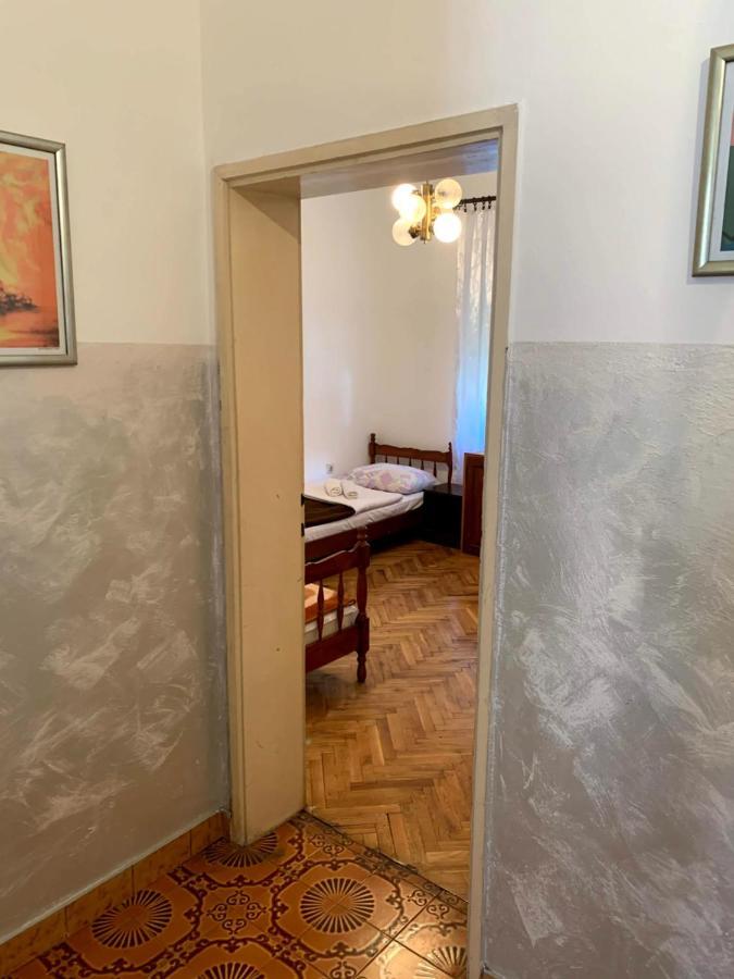 Hostel Holiday Cetinje Eksteriør bilde