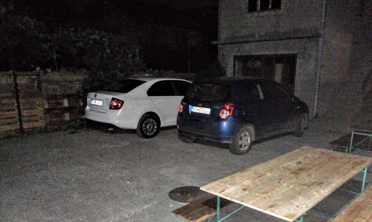 Hostel Holiday Cetinje Eksteriør bilde