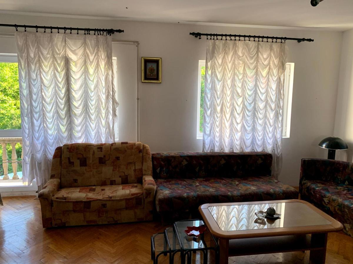 Hostel Holiday Cetinje Eksteriør bilde