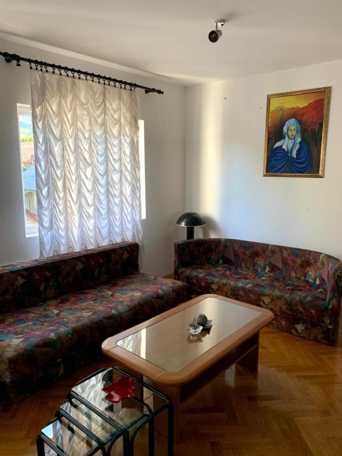 Hostel Holiday Cetinje Eksteriør bilde
